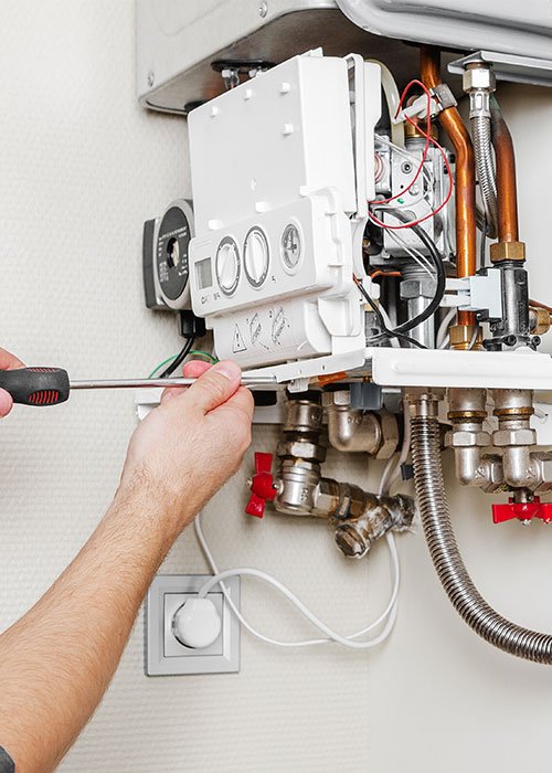 Mantenimiento y reparación de calentadores de agua de paso y depósito