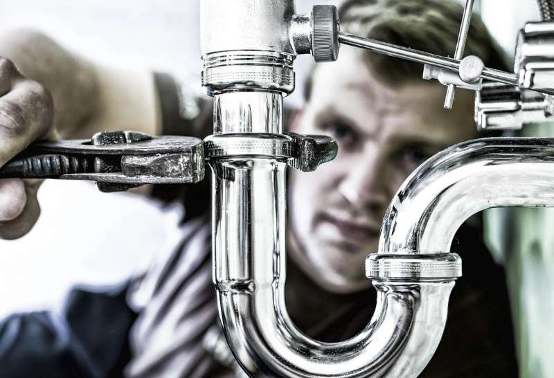 Problemas de plomería comunes en empresas causas y soluciones (3)