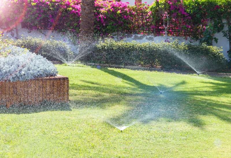 Pasos para reparar una tubería rota en el jardín (4)