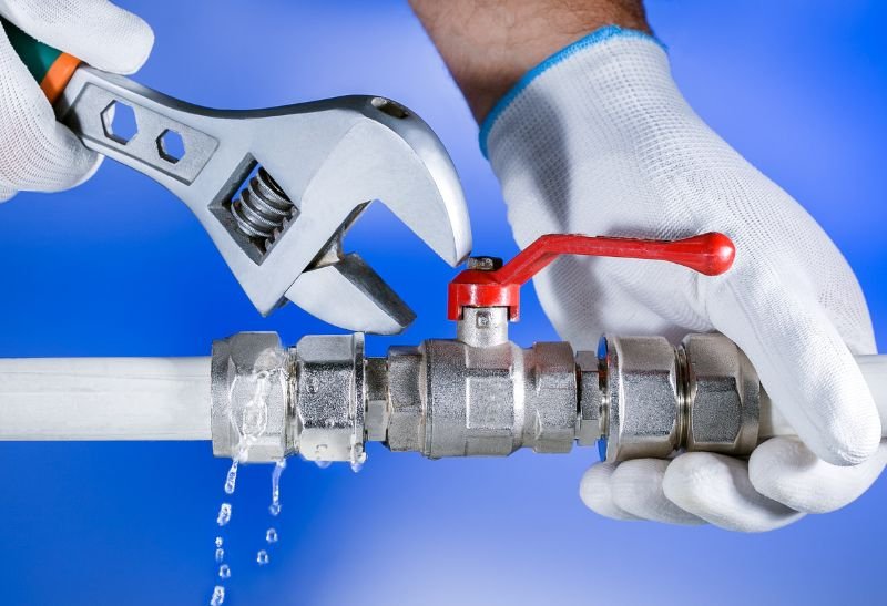 ¿Cómo se solucionan los problemas de plomería en sitios de difícil acceso (2)